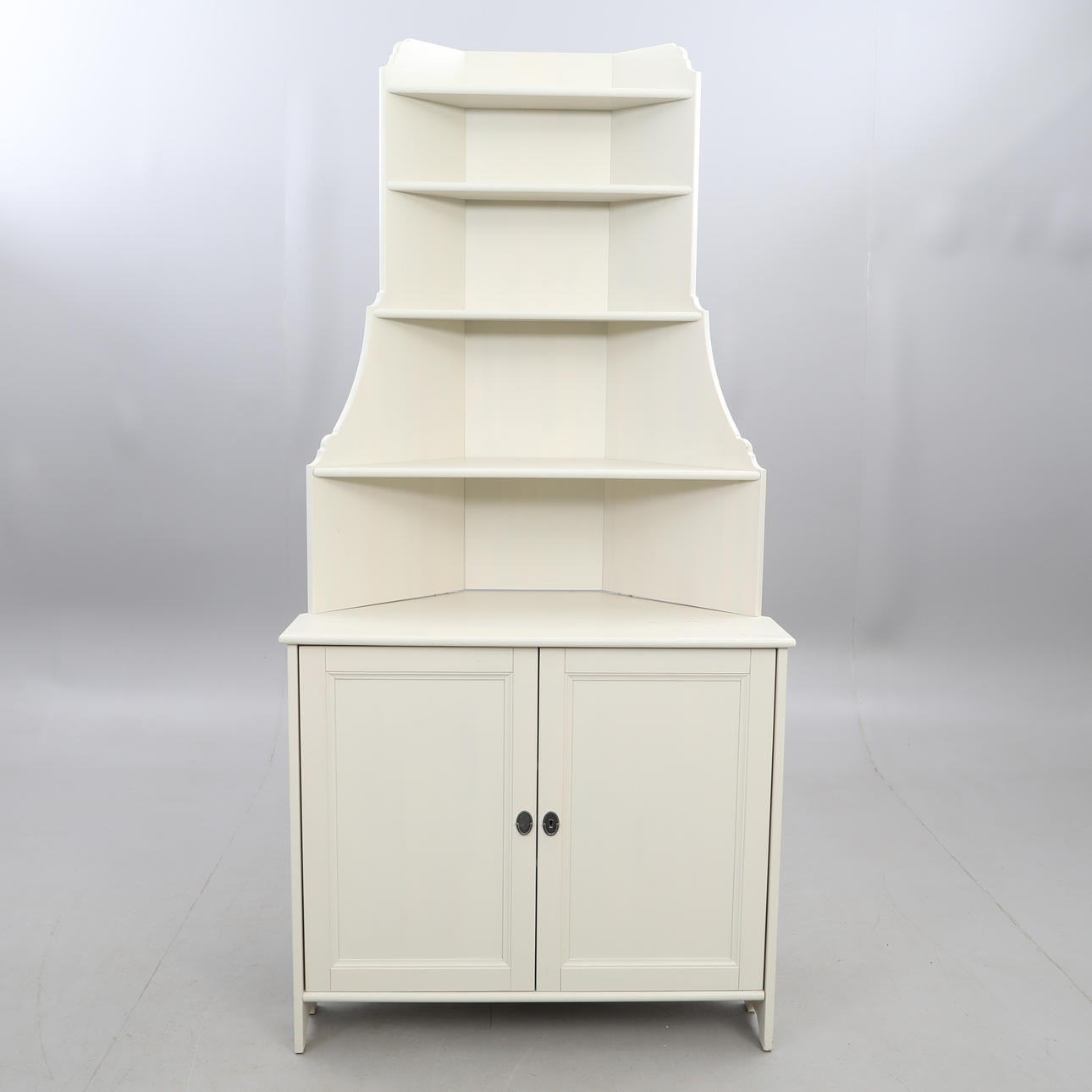 h-rnsk-p-m-bler-sk-p-hyllor-auctionet