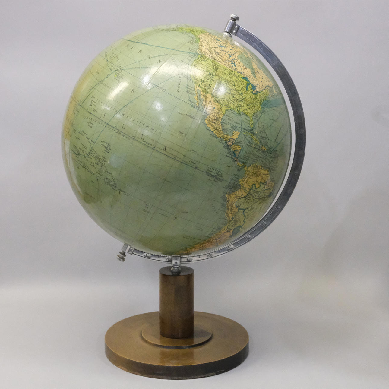 GLOBUS, ERSTE HÄLFTE 20. JAHRHUNDERT.