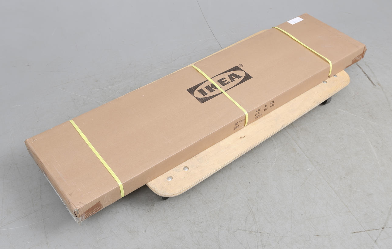 MONTERSKÅP/VITRIN, Ikea, i kartong.