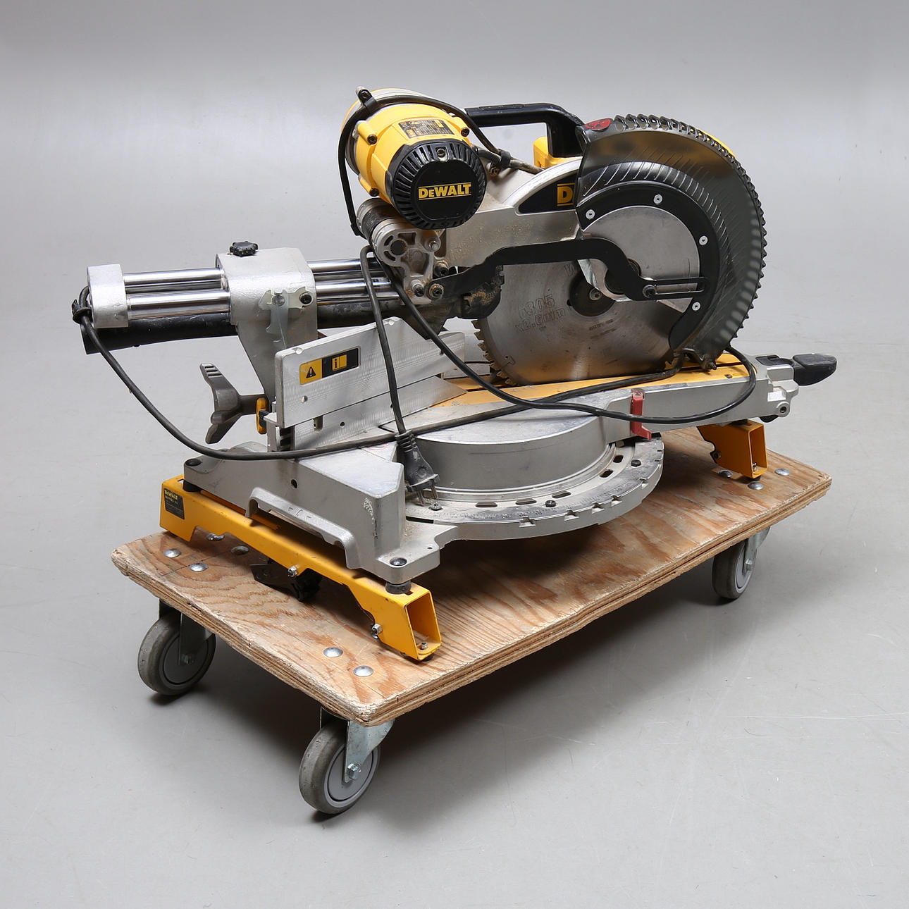 DE WALT, miter saw / miter saw, DWS780.