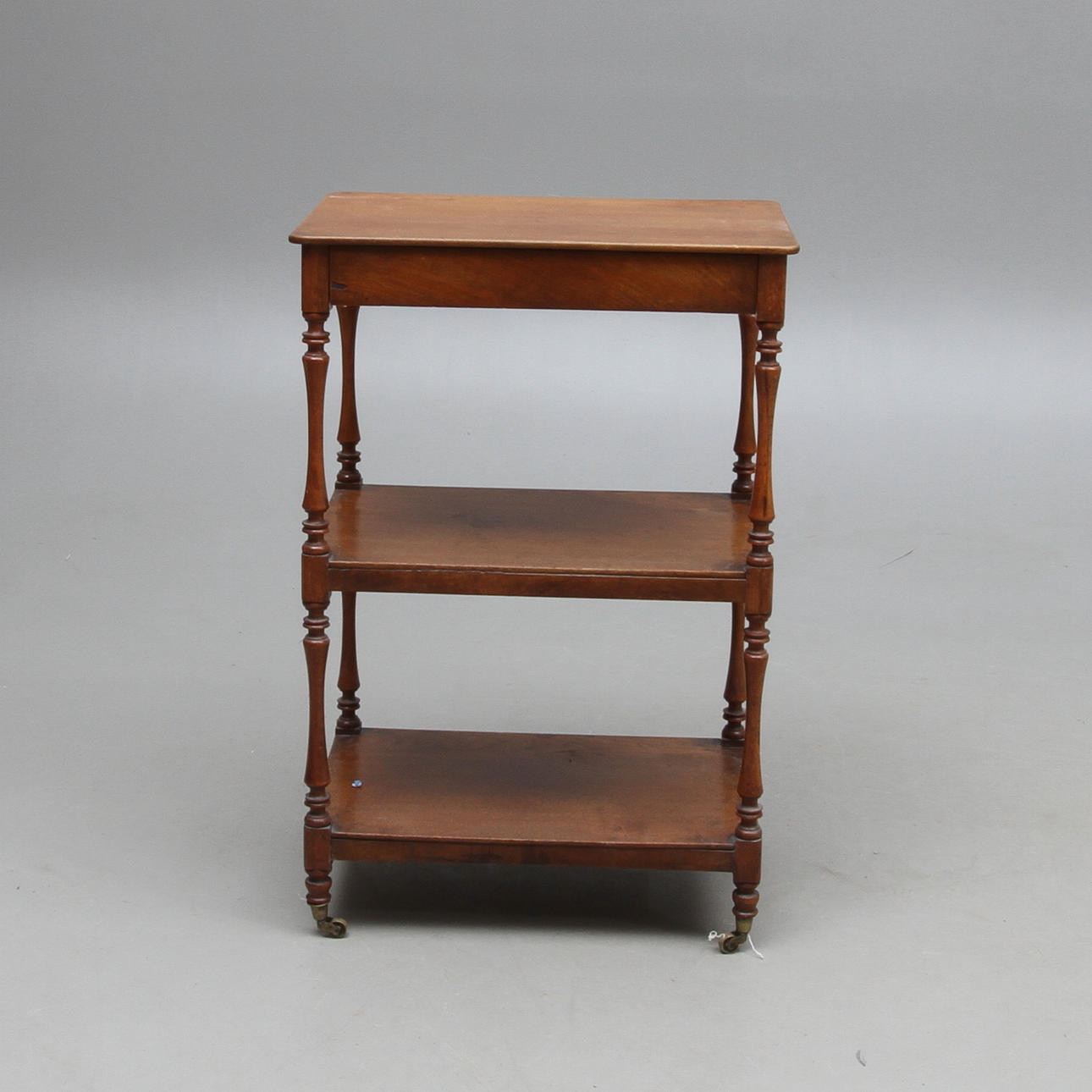 TIDNINGSHYLLA med låda, 1800-tal.