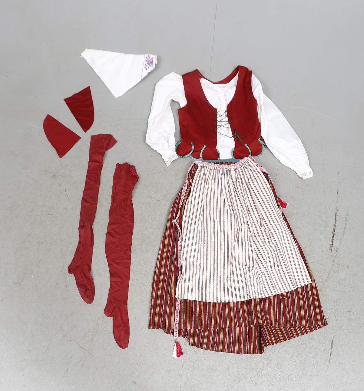 FOLKDRÄKT, 6 delar, Skedevi, Östergötland.