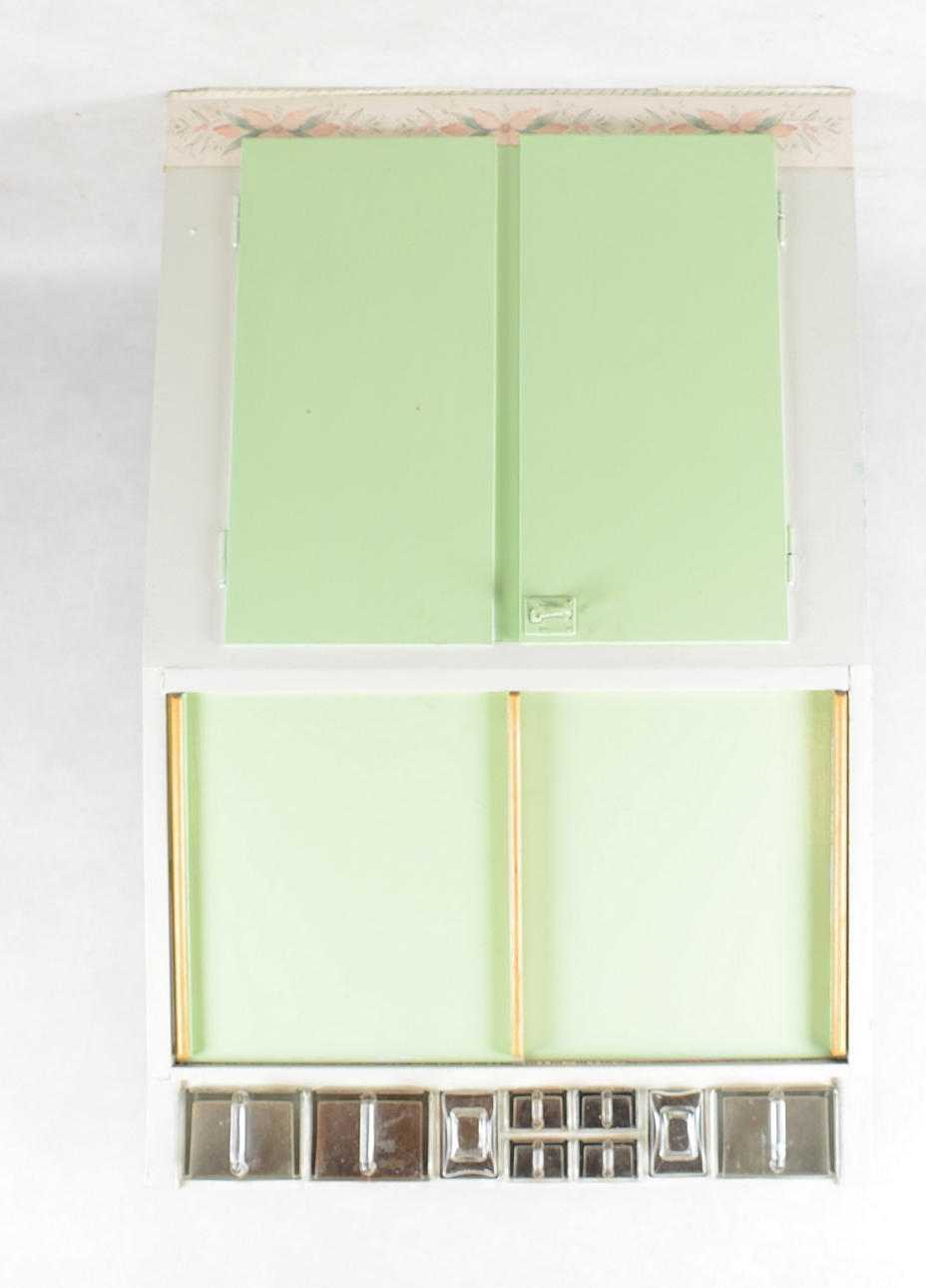 KÖKSSKÅP MED KRYDDHYLLA, 1940/50-tal.