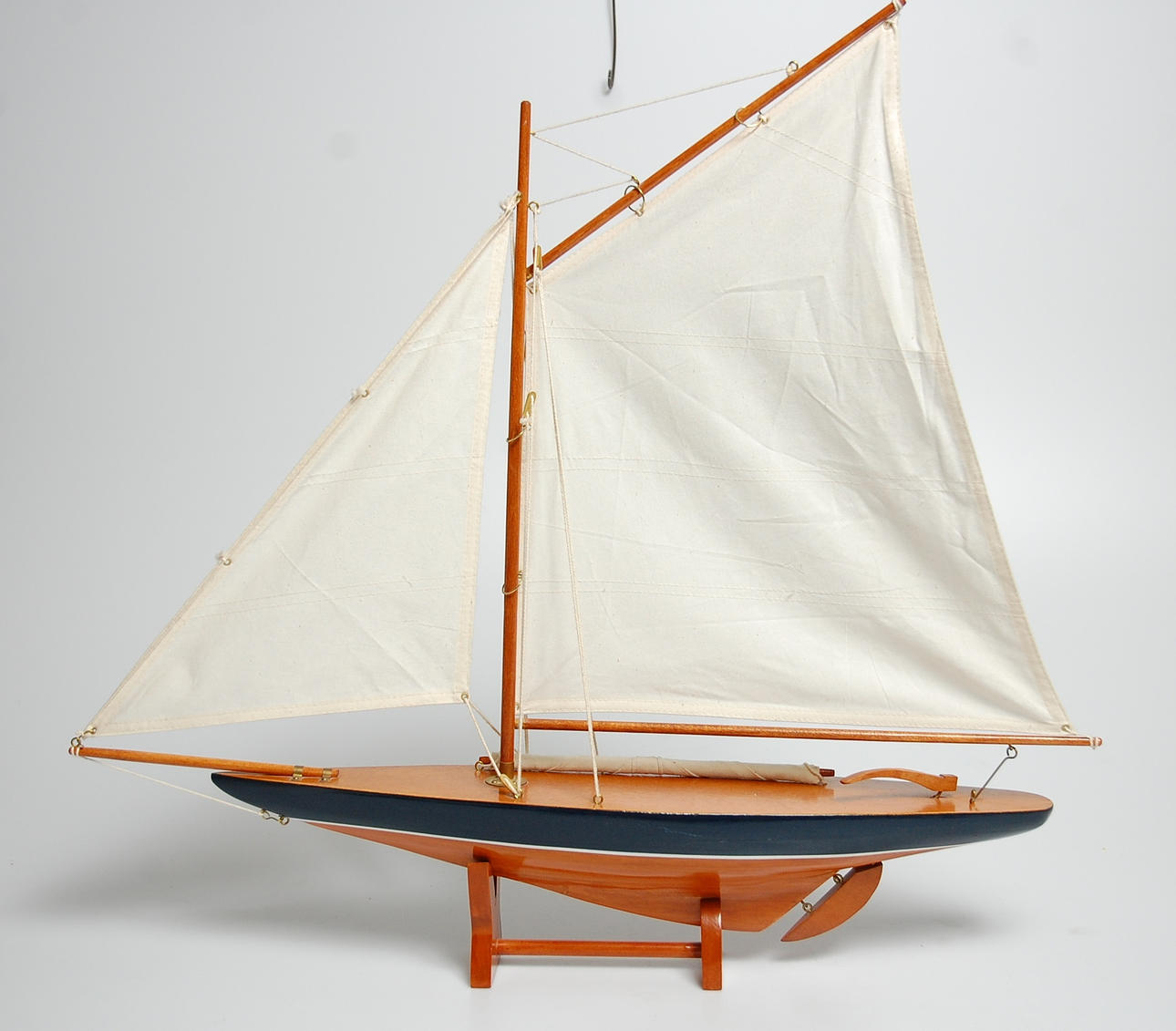 MODELLSEGELBÅT, Columbia, 1900-talets senare del.