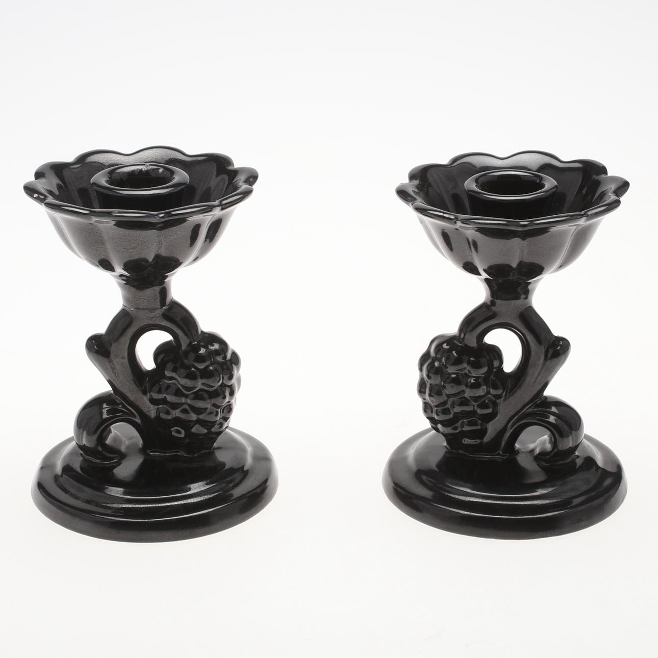 LJUSSTAKAR, 2 st, porslin, Gefle, 1900-talets första hälft.