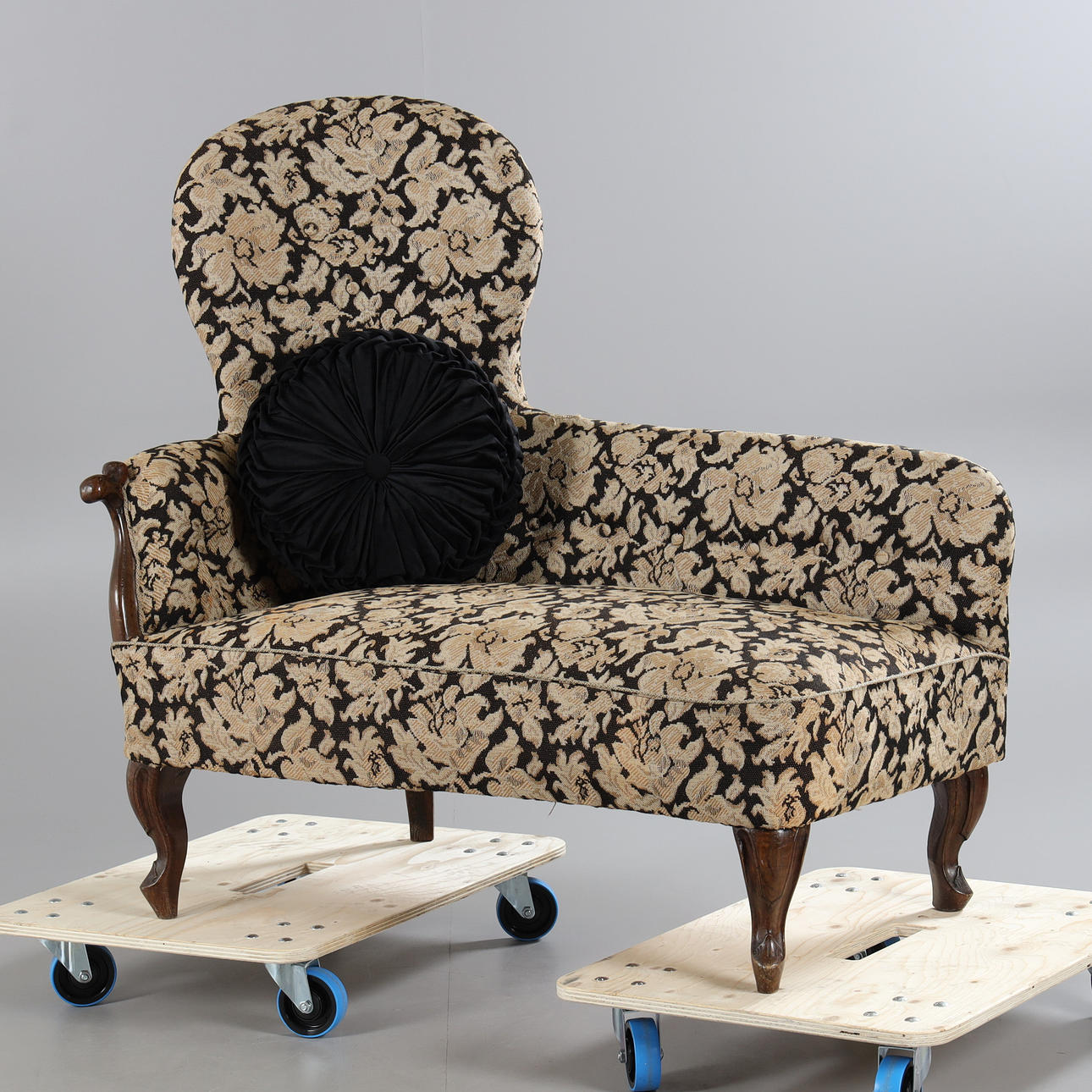 SCHÄSLONGSOFFA 1800/1900 talet.