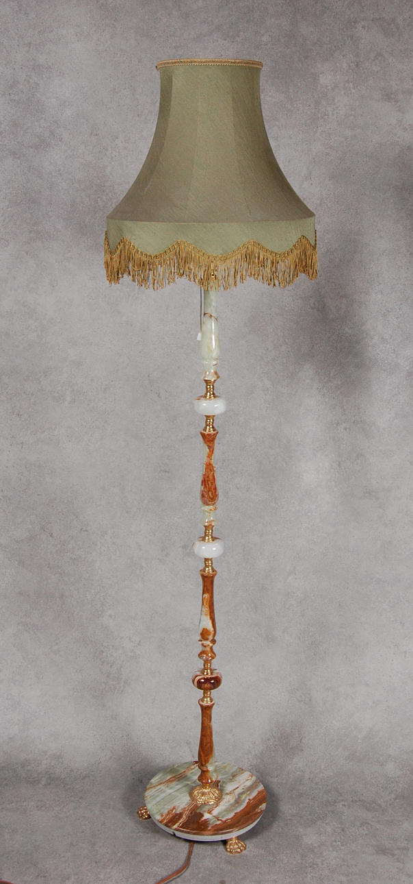 GOLVLAMPA, onyx, 1900-tal.
