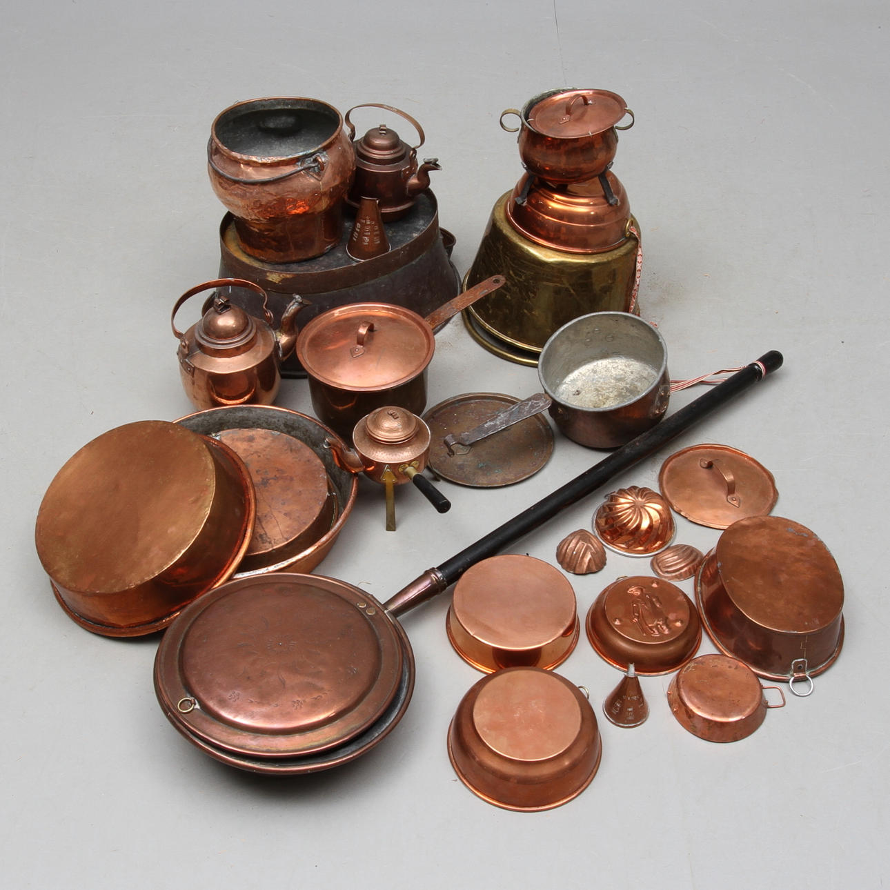 A Collection COPPER, 1800s / 1900s.