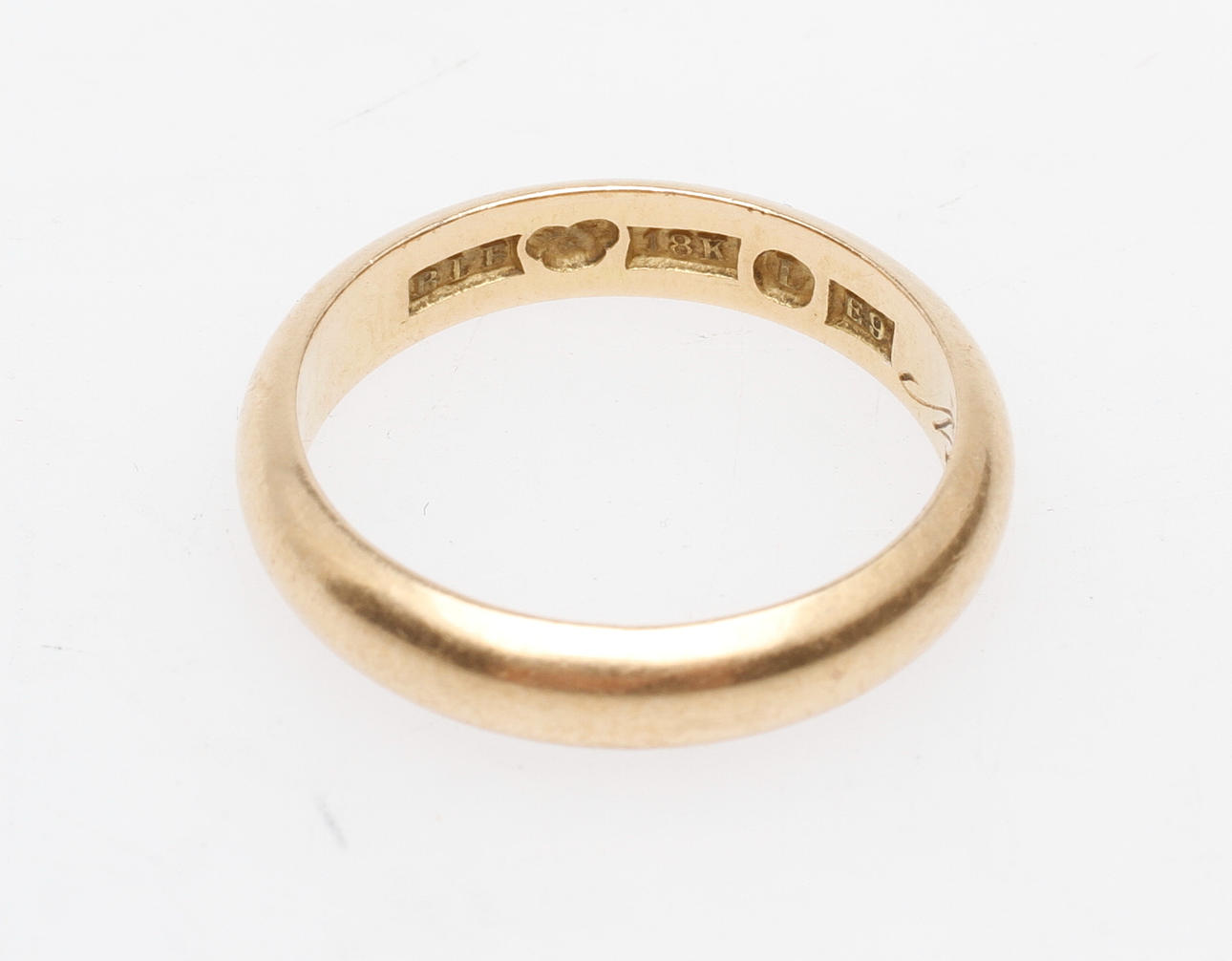 RING, 18k guld, vikt ca 5 gr.