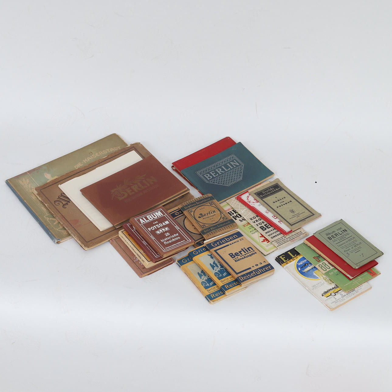 BILDSAMMLUNGEN und KARTEN, 24 Teile Berlin, 18/1900.