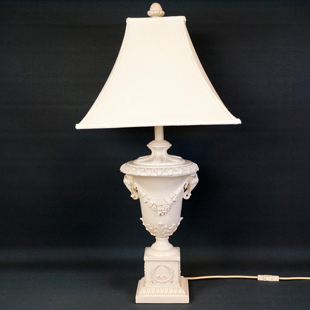 TABLE LAMP, Royal Classic, contemporary.