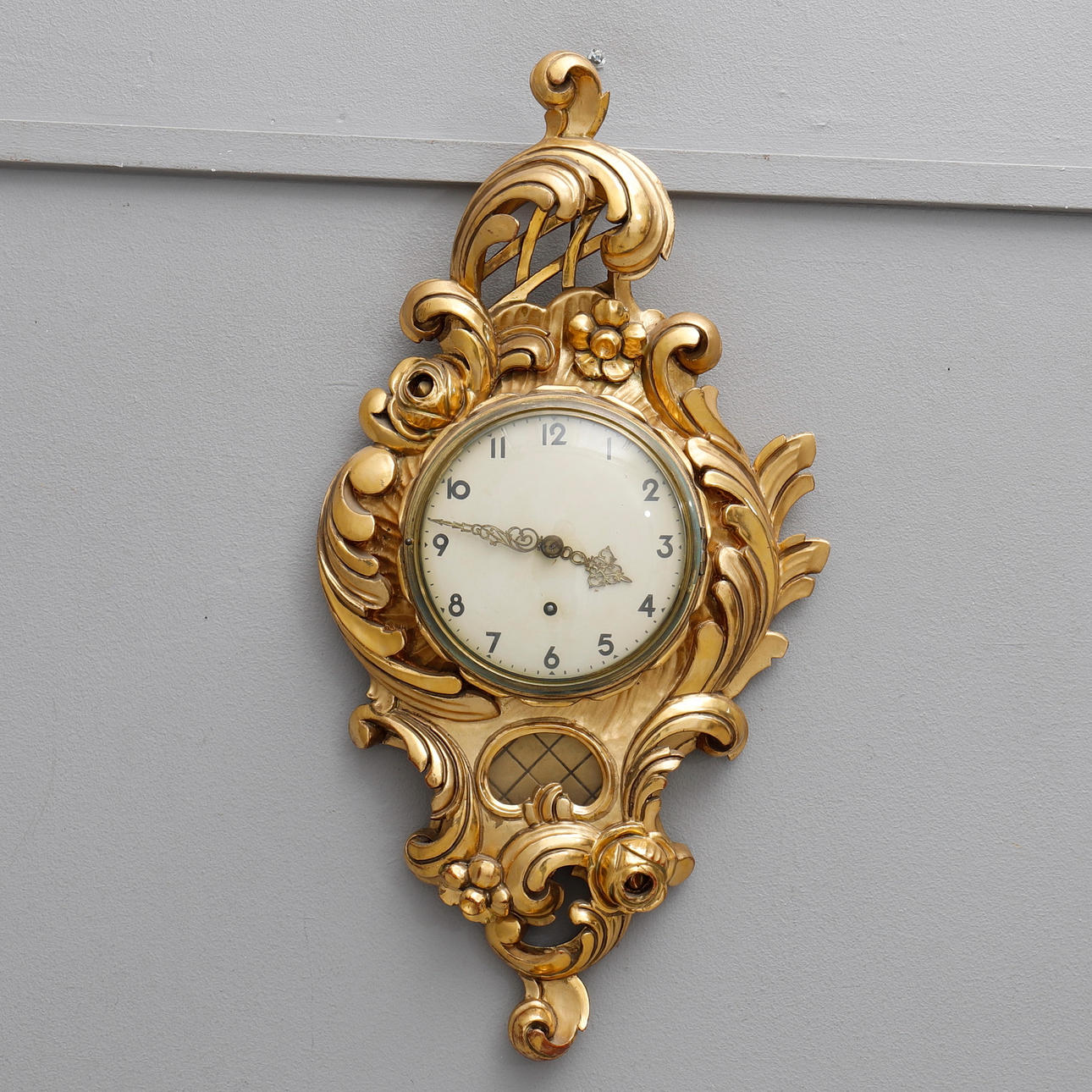 WALL CLOCK, ROCOCO STYLE, MID 20TH CENTURY.