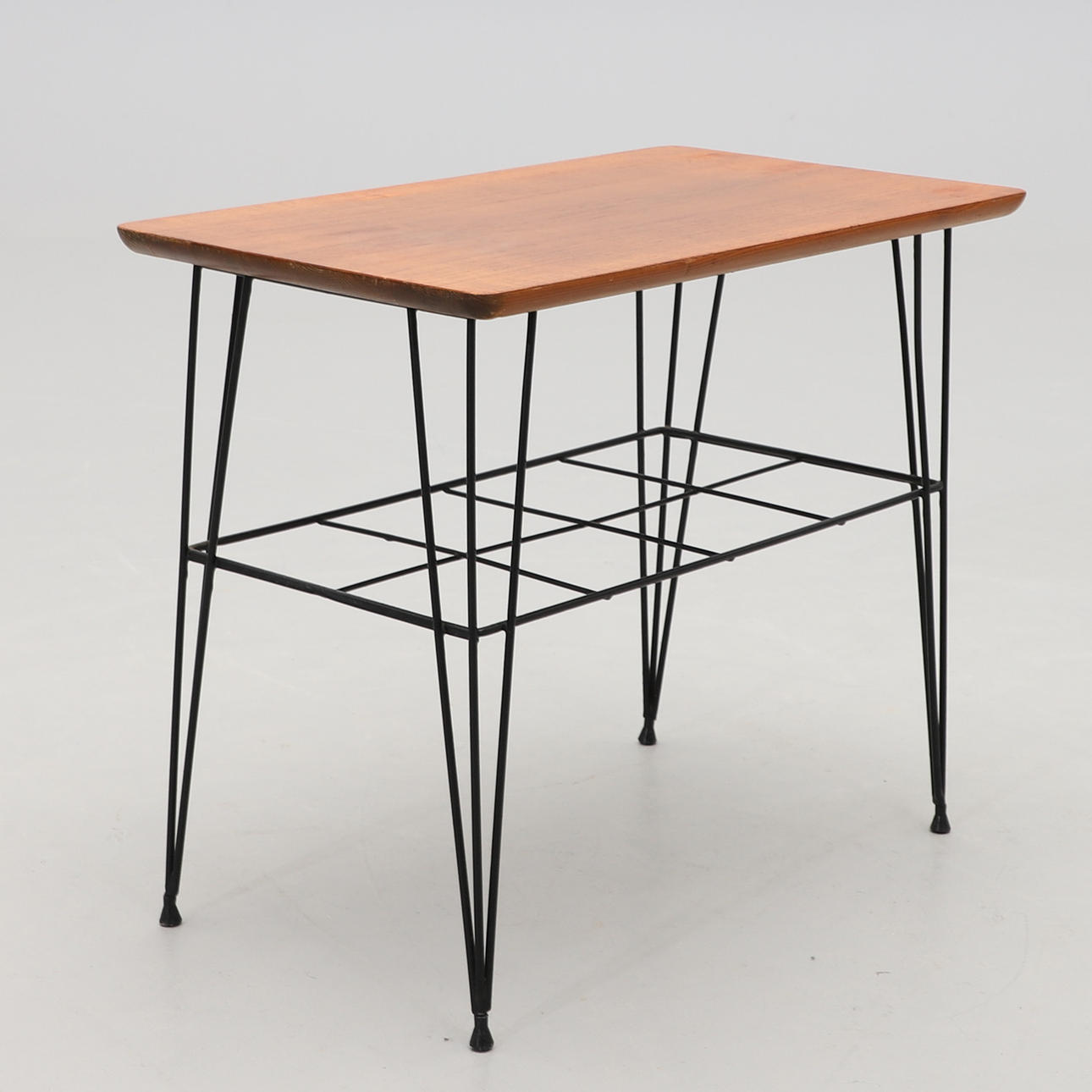 Sivupöytä, 1950/60-luku.