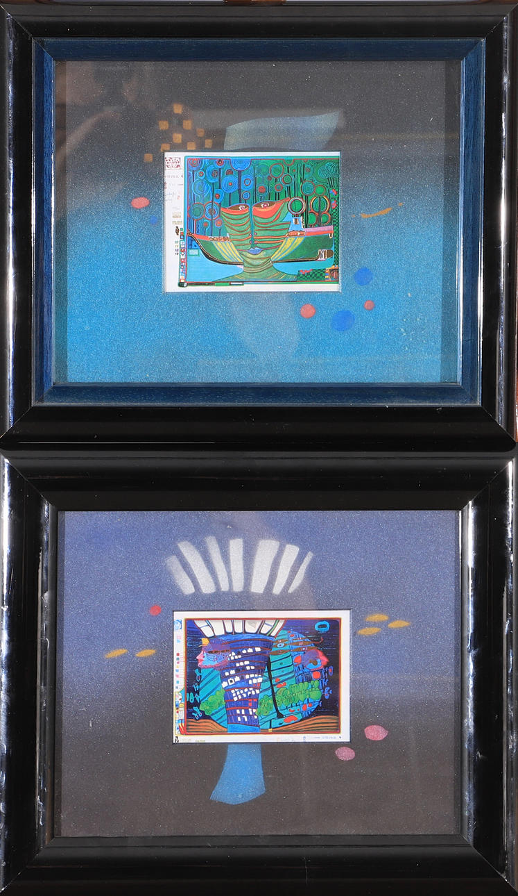 FRIEDENSREICH HUNDERTWASSER. Kompositioner, 2 indrammede postkort.
