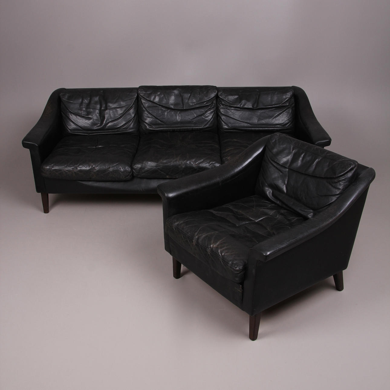 SOFFA, samt fåtölj, skinn, Lani, Malmö, 1900-talets andra hälft.