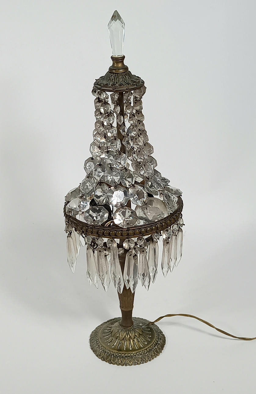 TISCHLAMPE MIT GLAS UND BRONZEPERLEN.