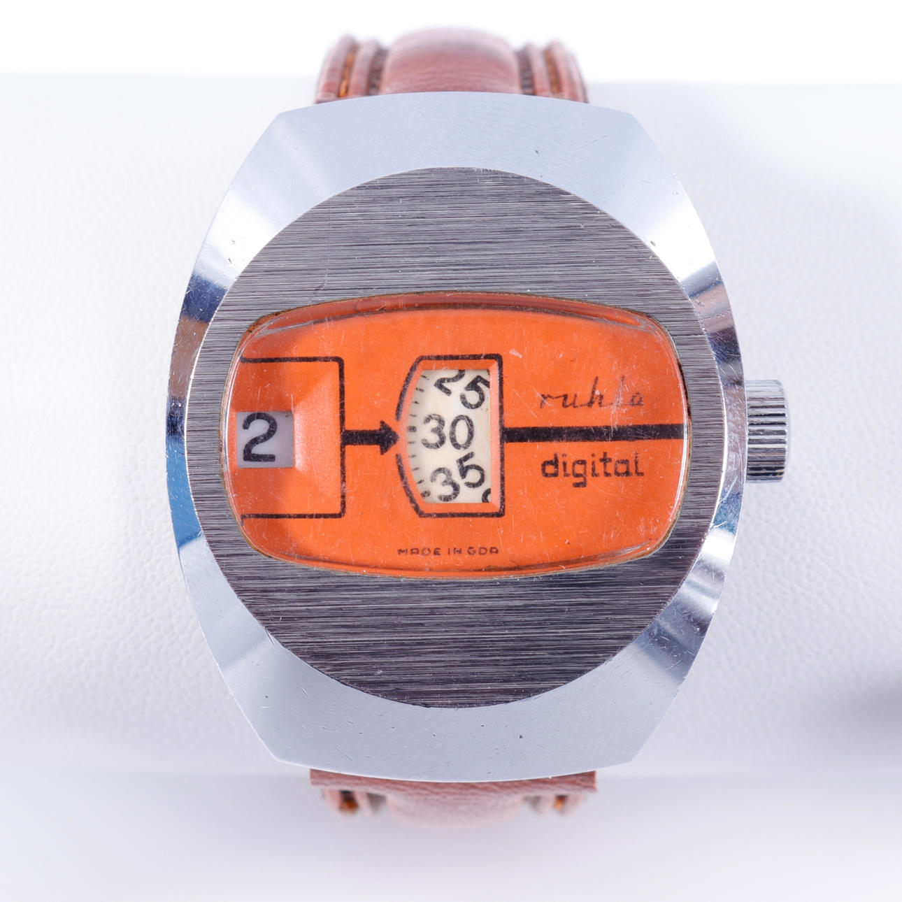 ARMBANDSUR, Ruhla, digital, Deutschland.