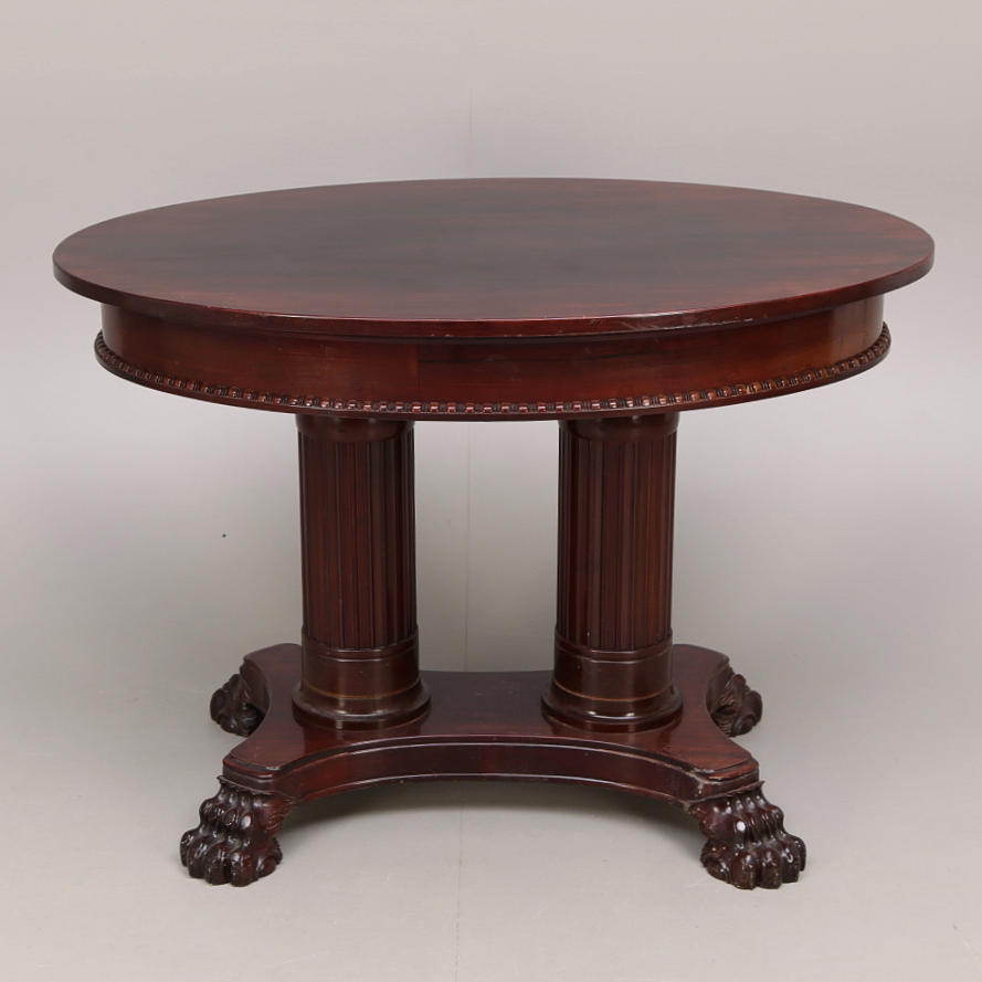 SALON TABLE, Biedermeier, mahogany, mid-19th century.