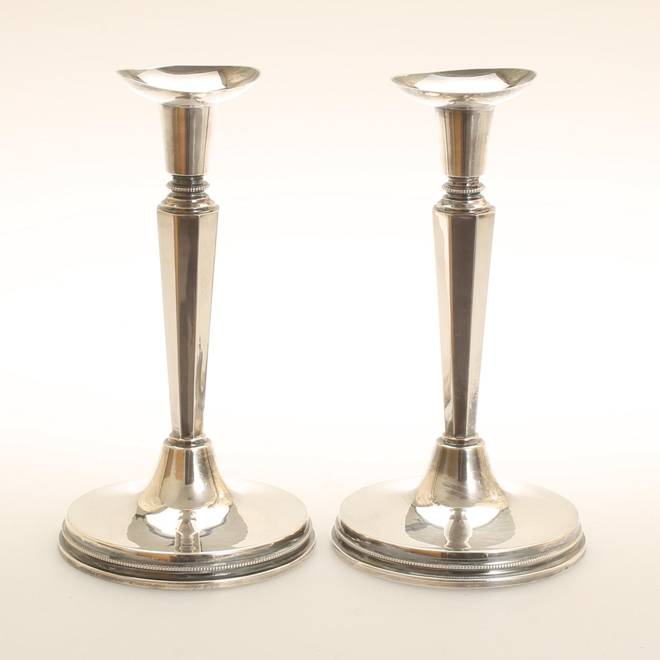 LJUSSTAKAR, ett par, silver, MGAB.