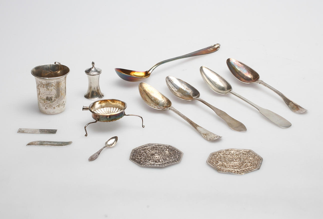 SILVERFÖREMÅL, 13 delar, silver, 1800-1900-tal, vikt ca 398 gram.
