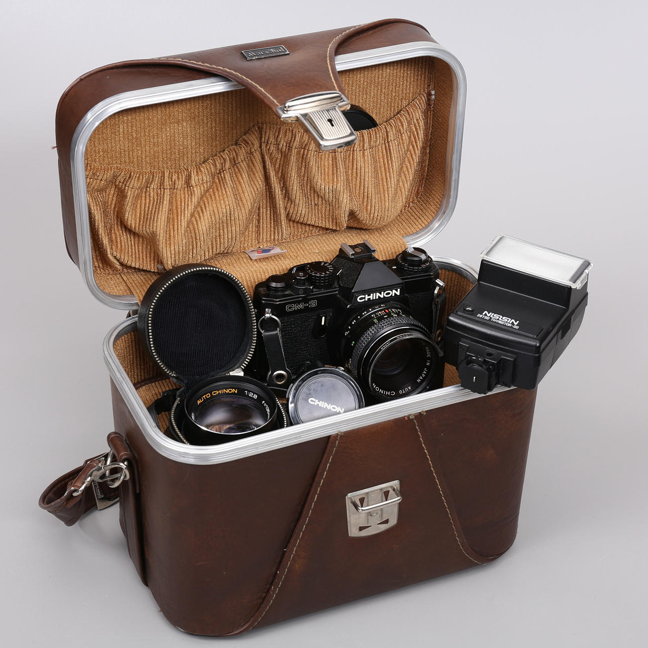 SYSTEM CAMERA, Chinon CM3 with accessories.