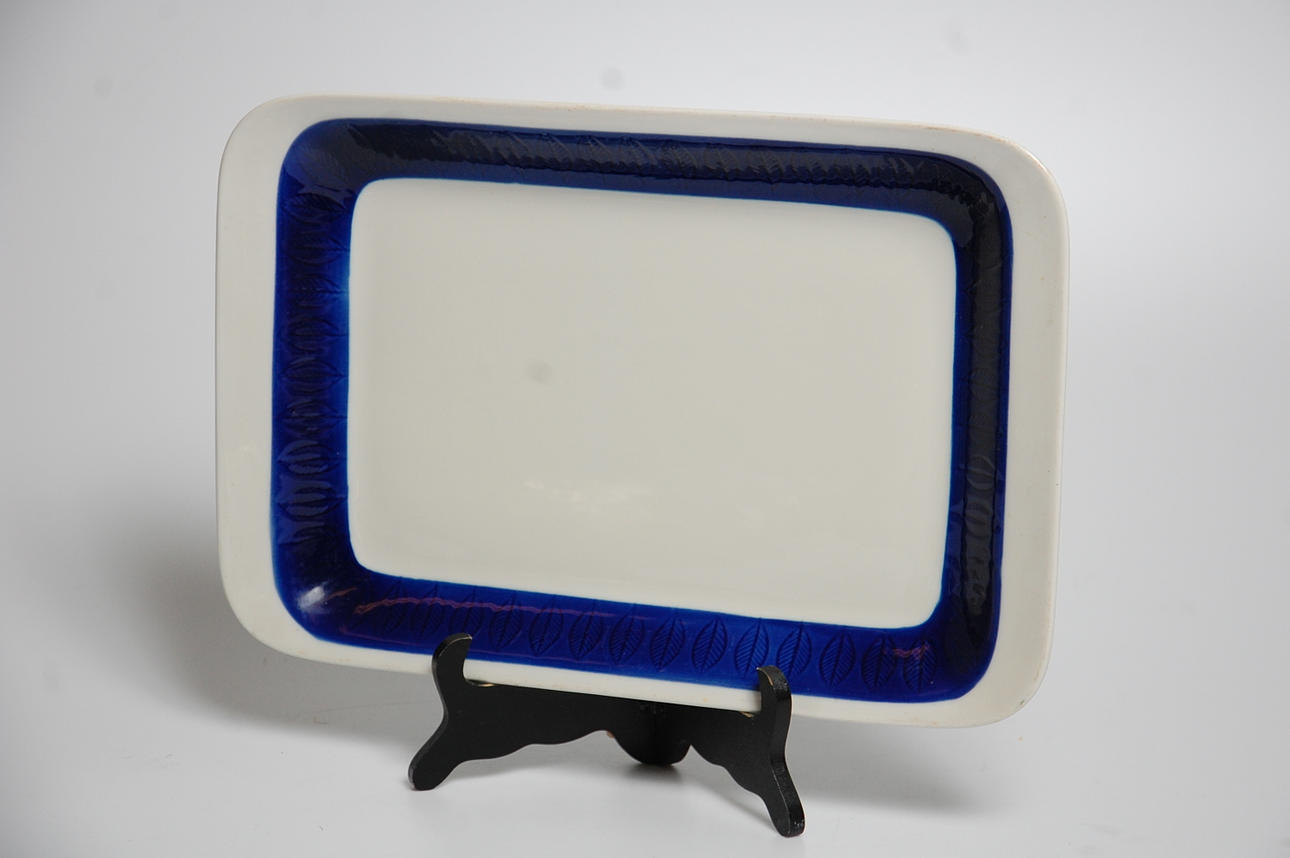 UPPLÄGGNINGSFAT," Koka Blå ", Hertha Bengtsson, Rörstrand.