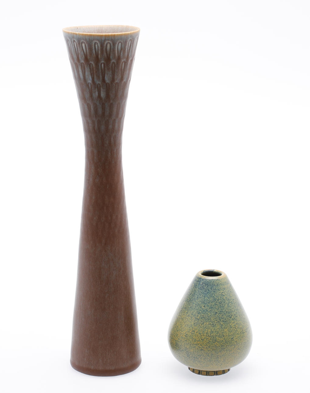 KERAMIKFÖREMÅL, 2 delar, Rörstrand, VAS, Carl-Harry Stålhane och VAS, Gunnar Nylund, signerade.