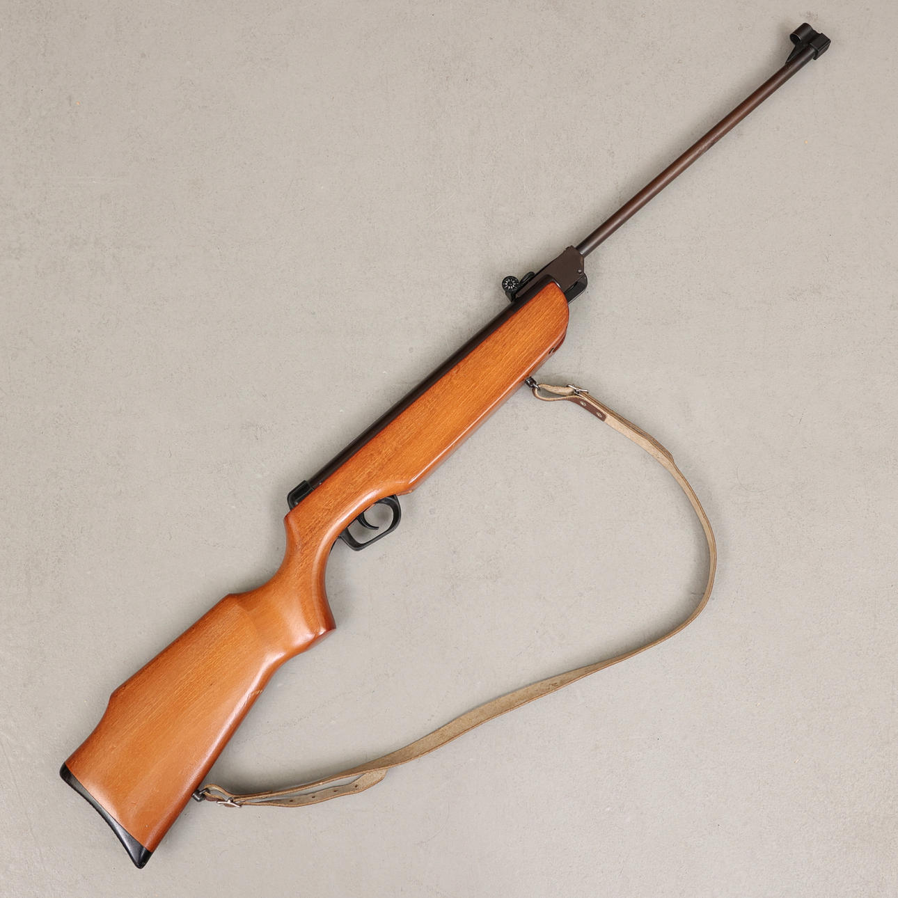 CARABINA DE AIRE COMPRIMIDO, Gamo 300.