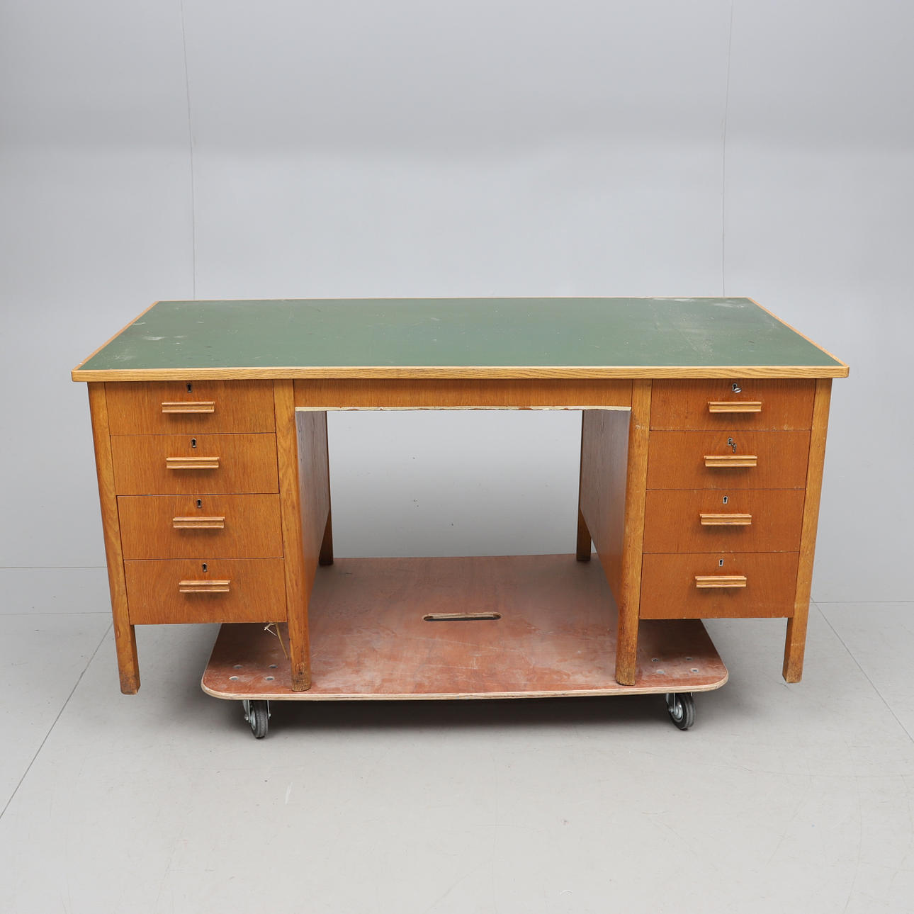 SKRIVBORD, ek, 1940-/50-tal.