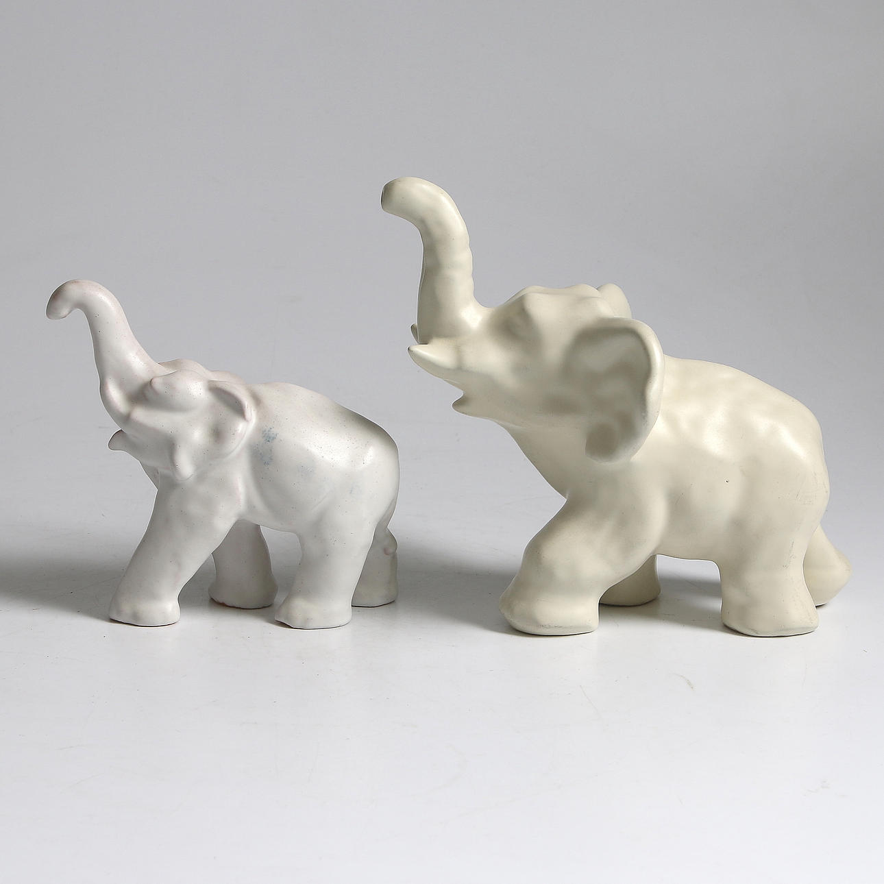 FIGURINER/SKULPTURER, 2 st, Elefanter, lergods, bl.a. Vicke Lindstrand, Ekeby.