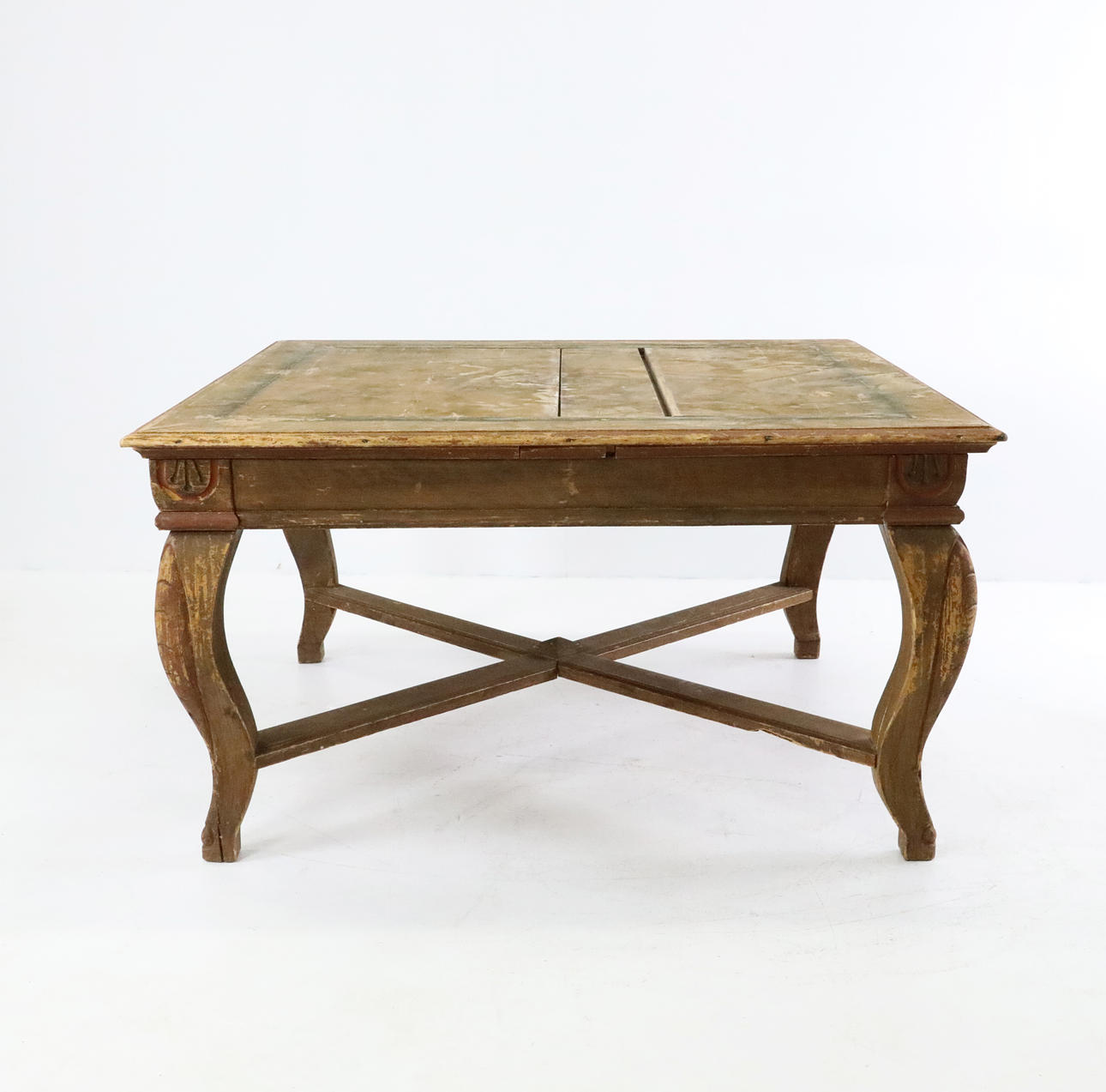 DINING TABLE, circa 18/1900s.