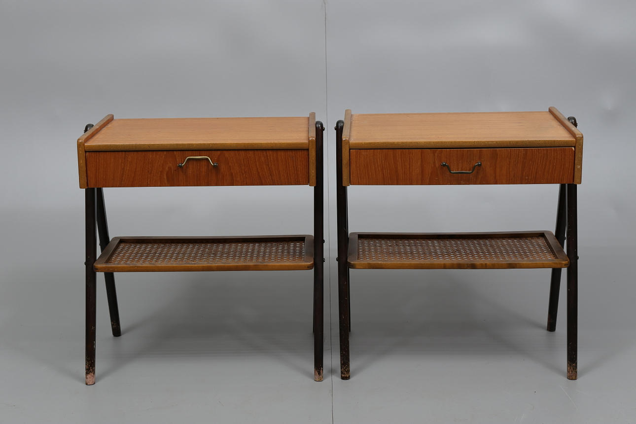 SÄNGBORD, teak, rottinghylla och 1 låda, 1960-tal.
