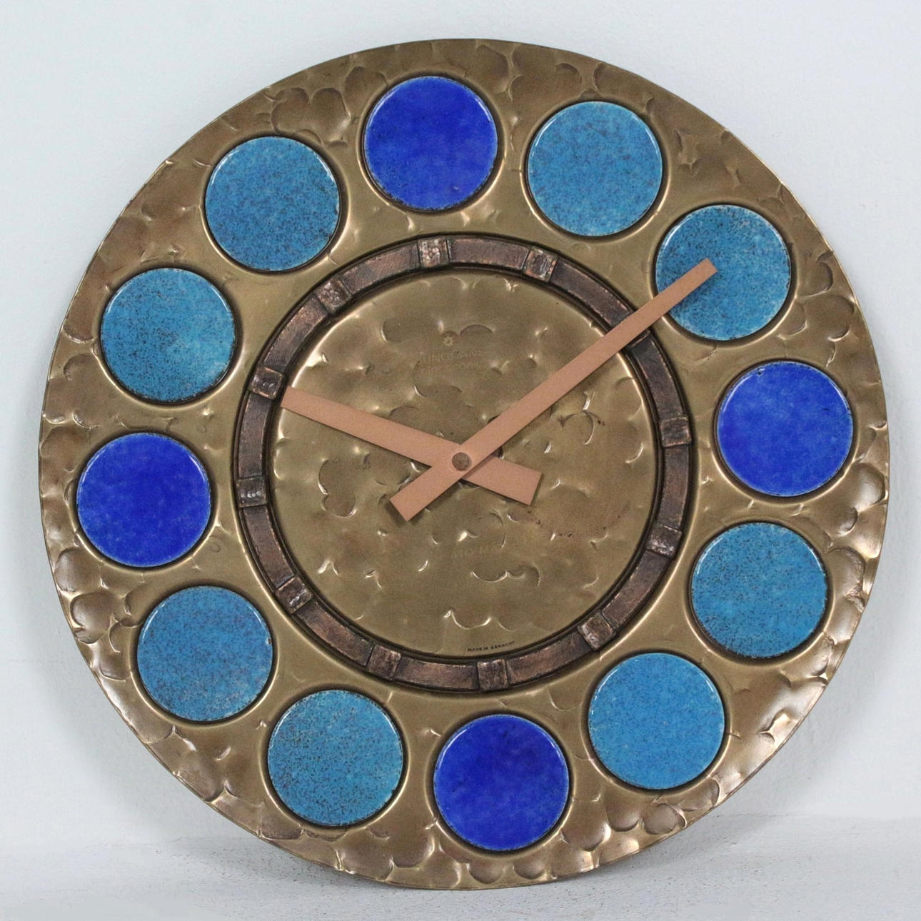 JUNGHANS. Wanduhr 'Auto Mat'.