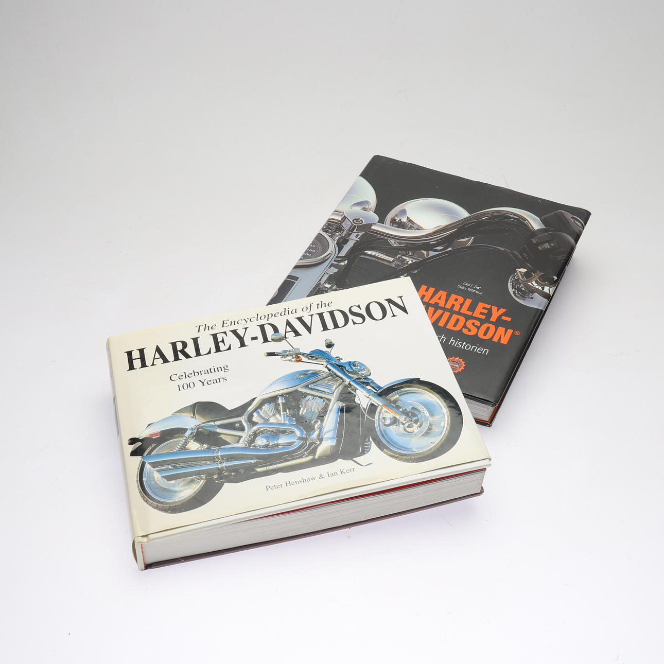 BÜCHER, 2 Stück, Harley-Davidson, 2000er Jahre.