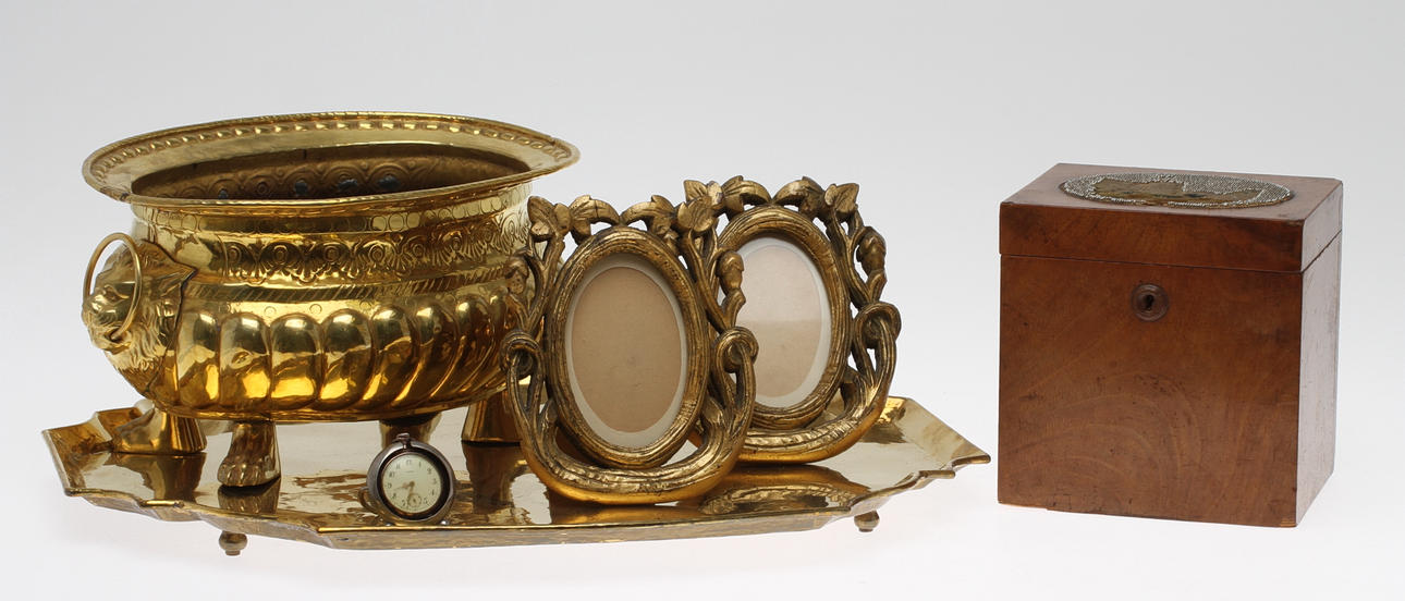 PARTI DIVERSE, bla mormorsur och låda.