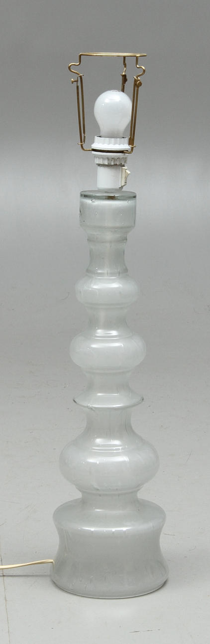 BORDSLAMPA, glas, 1900-tal.