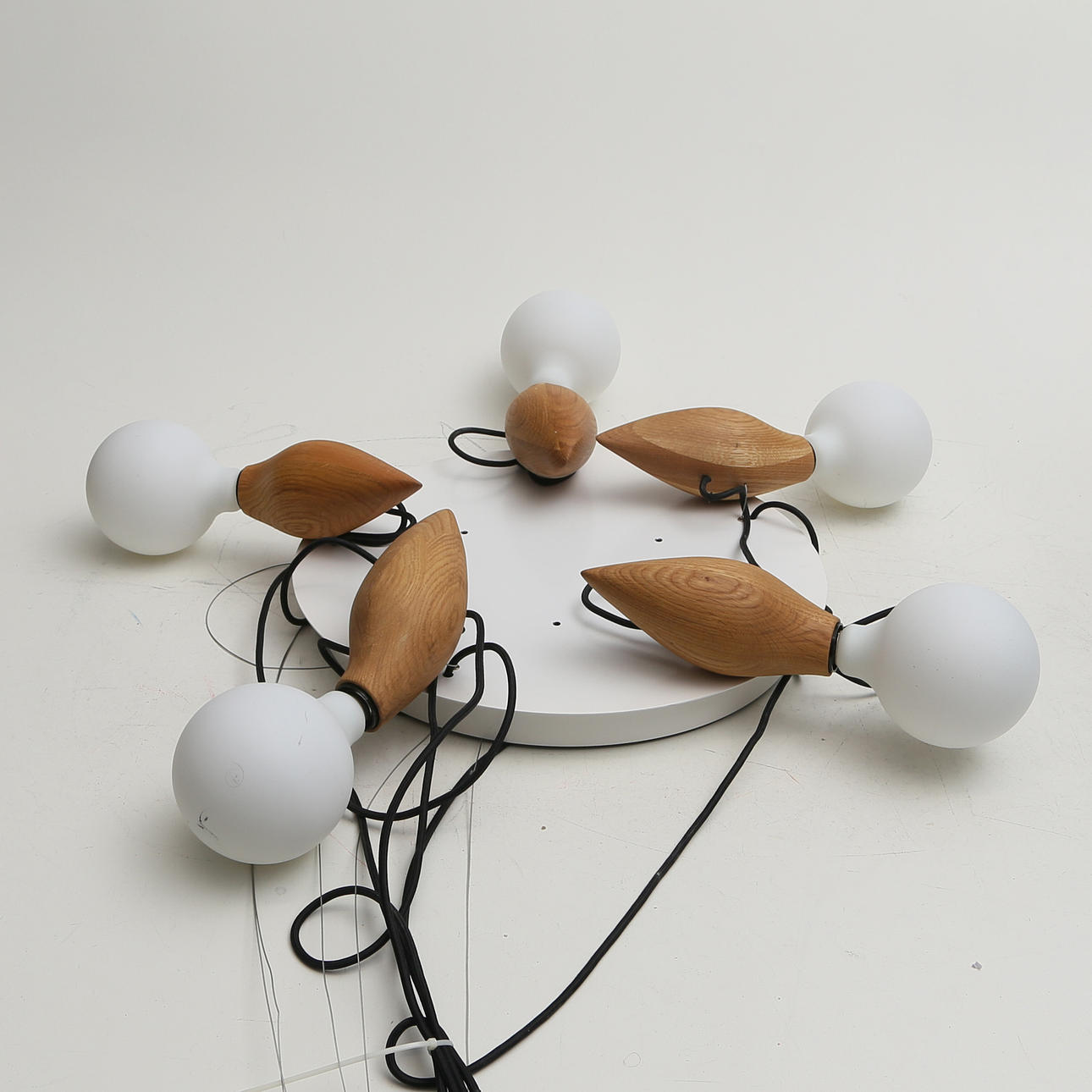 DECKENLEUCHTE, Glas/Holz, modern.