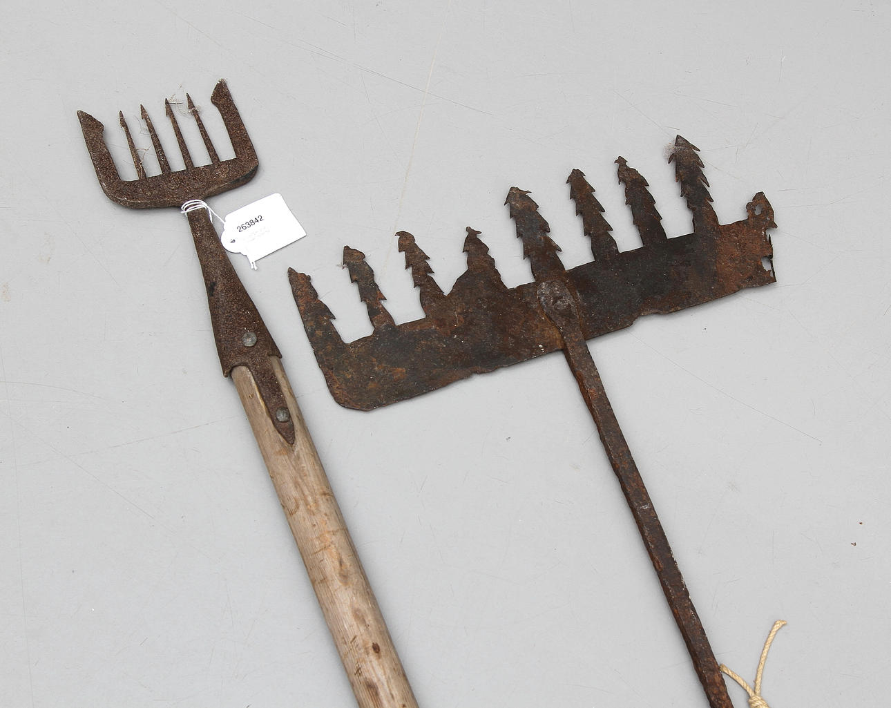 LJUSTER, 2 st, smide, 1800-tal.