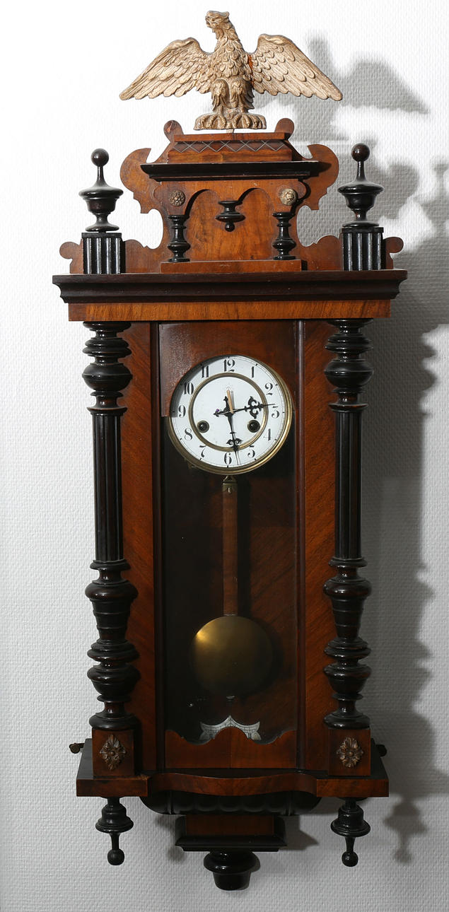 VÄGGUR, Junghans, 1800-1900-tal.