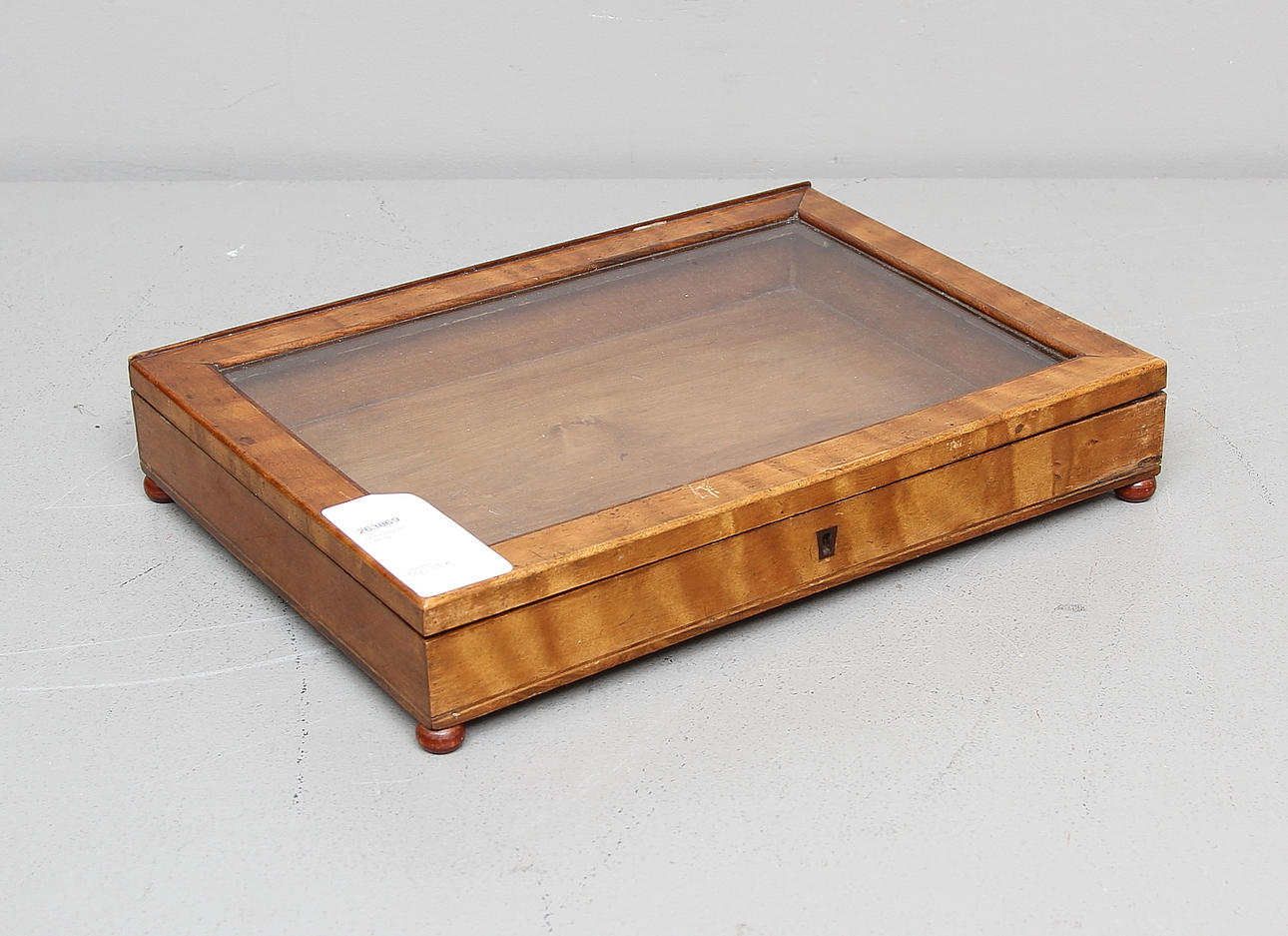 MONTERSKÅP, 1800-tal.