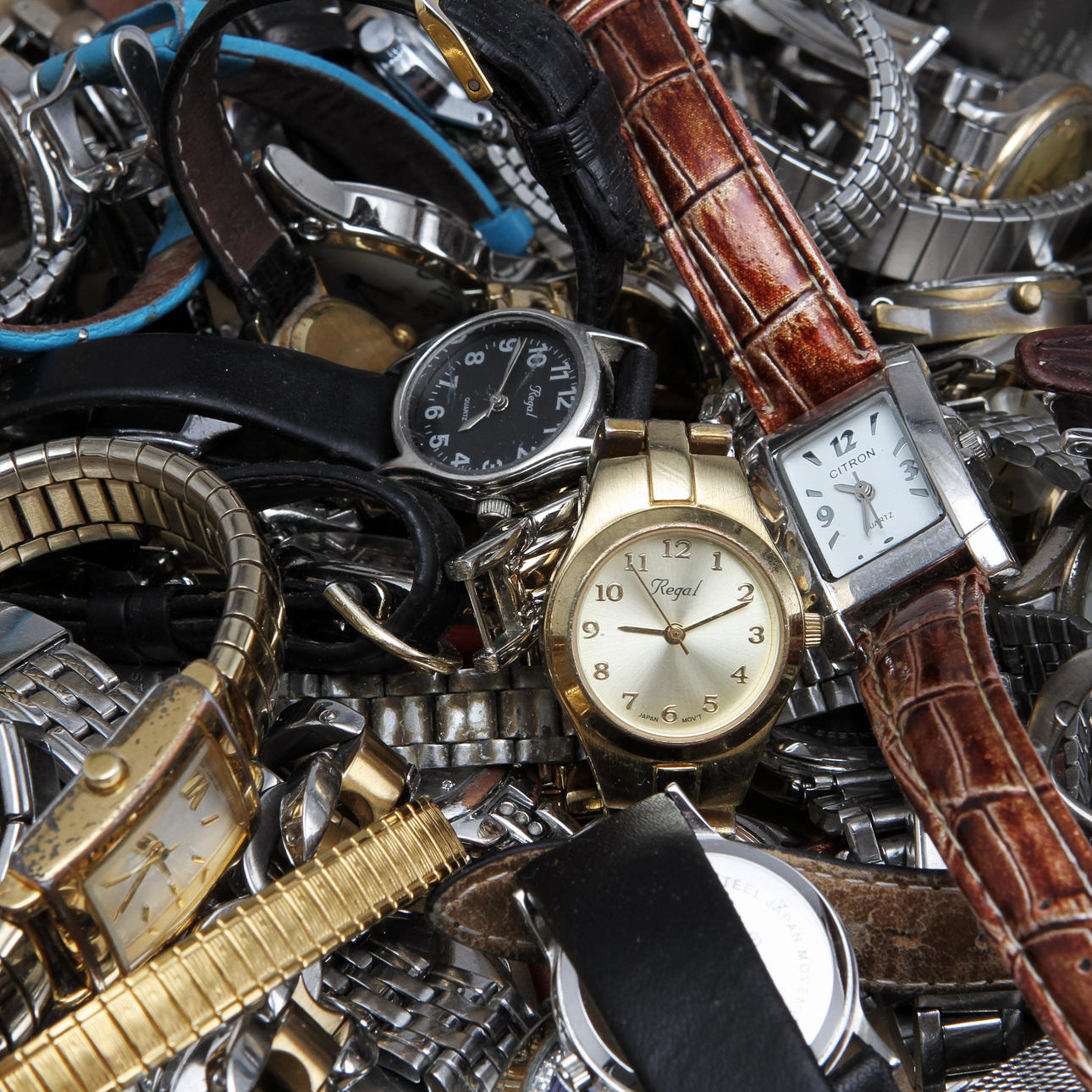 ARMBANDSUR, ca 60 st.