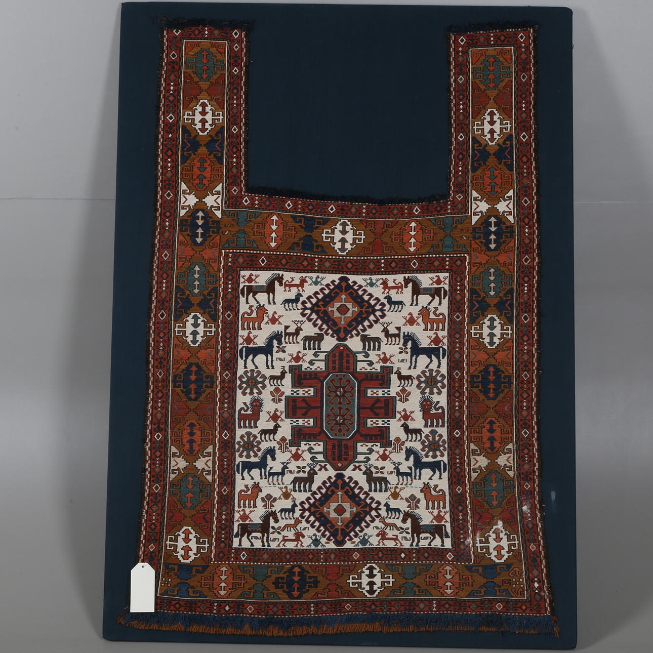 MATTA,shahsavann Soumak, hästtäcke sydd på spännduk.1900-tal.