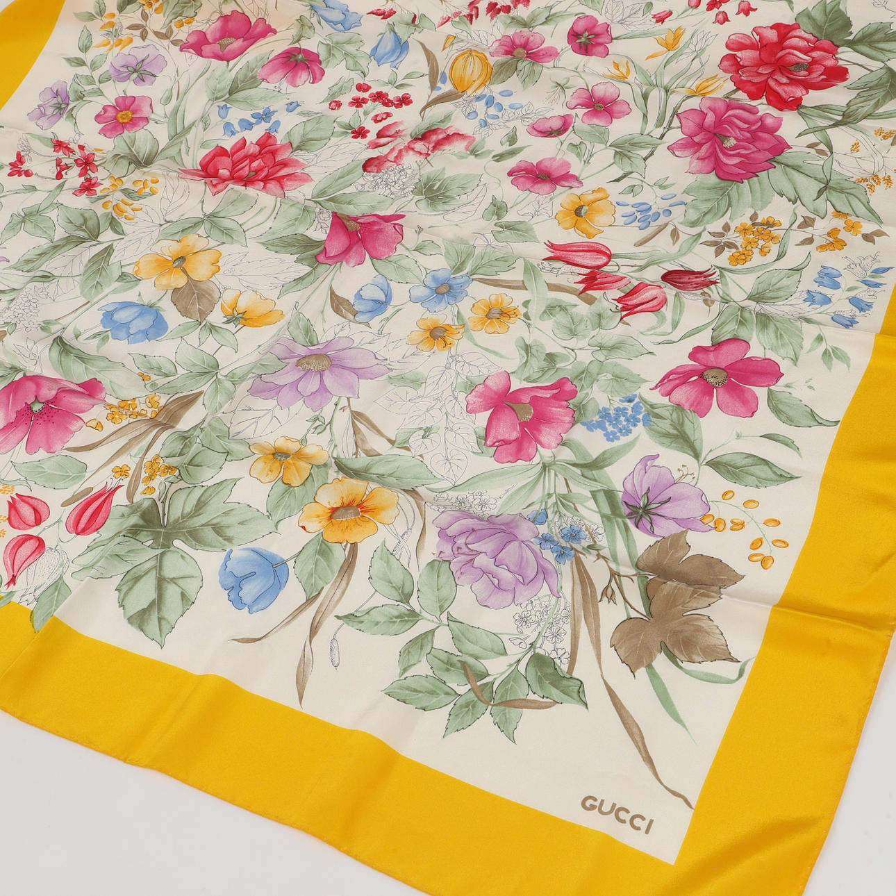 GUCCI. Scarf, silk, Italy.