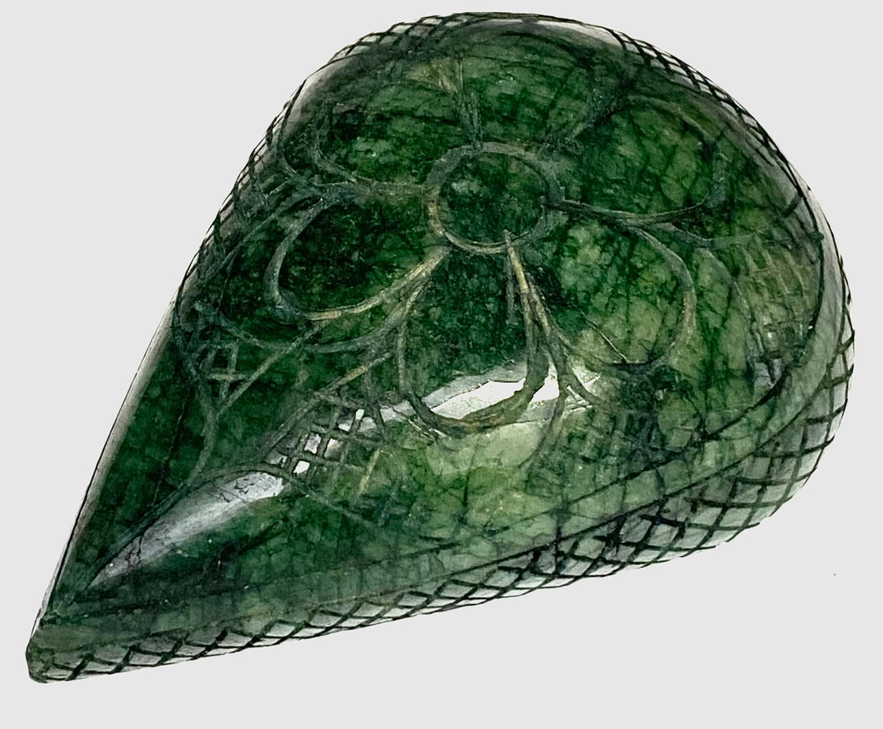 MEJSLADE RÅ SMARAGD PAPPERSVIKT.