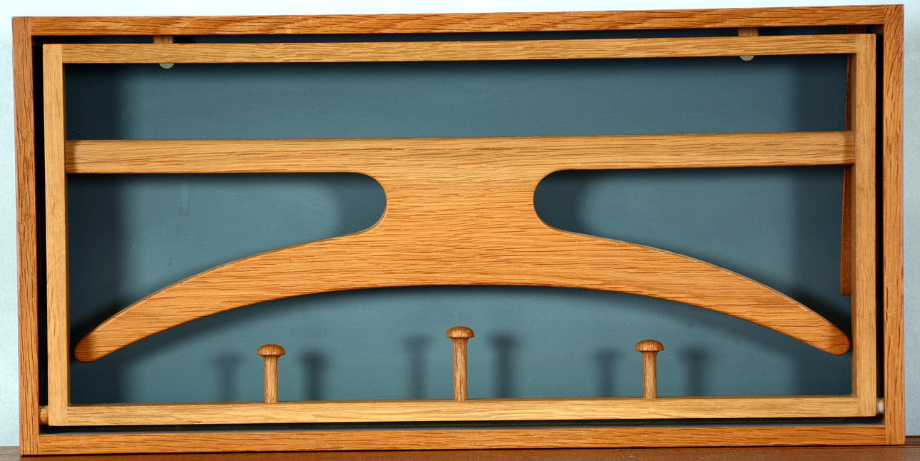 KLÄDHÄNGARE, Adam Hoff, Poul Östergaard, Virum Möbelsnedkeri.