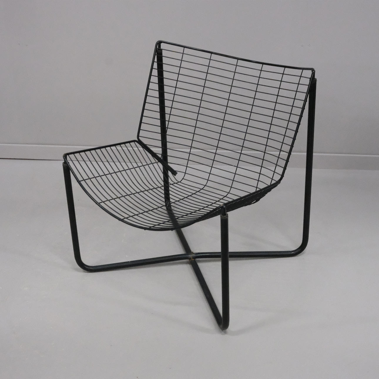 NIELS GAMMELGAARD. STOL JÄRPEN TIL IKEA.