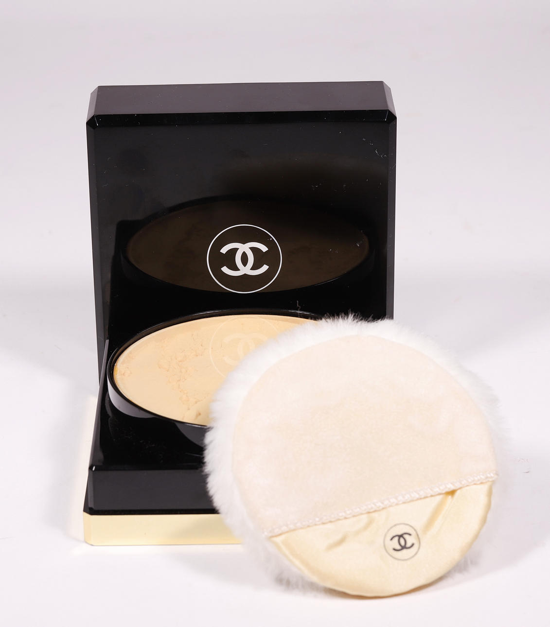 POLVERA CHANEL DE LOS AÑOS 80.