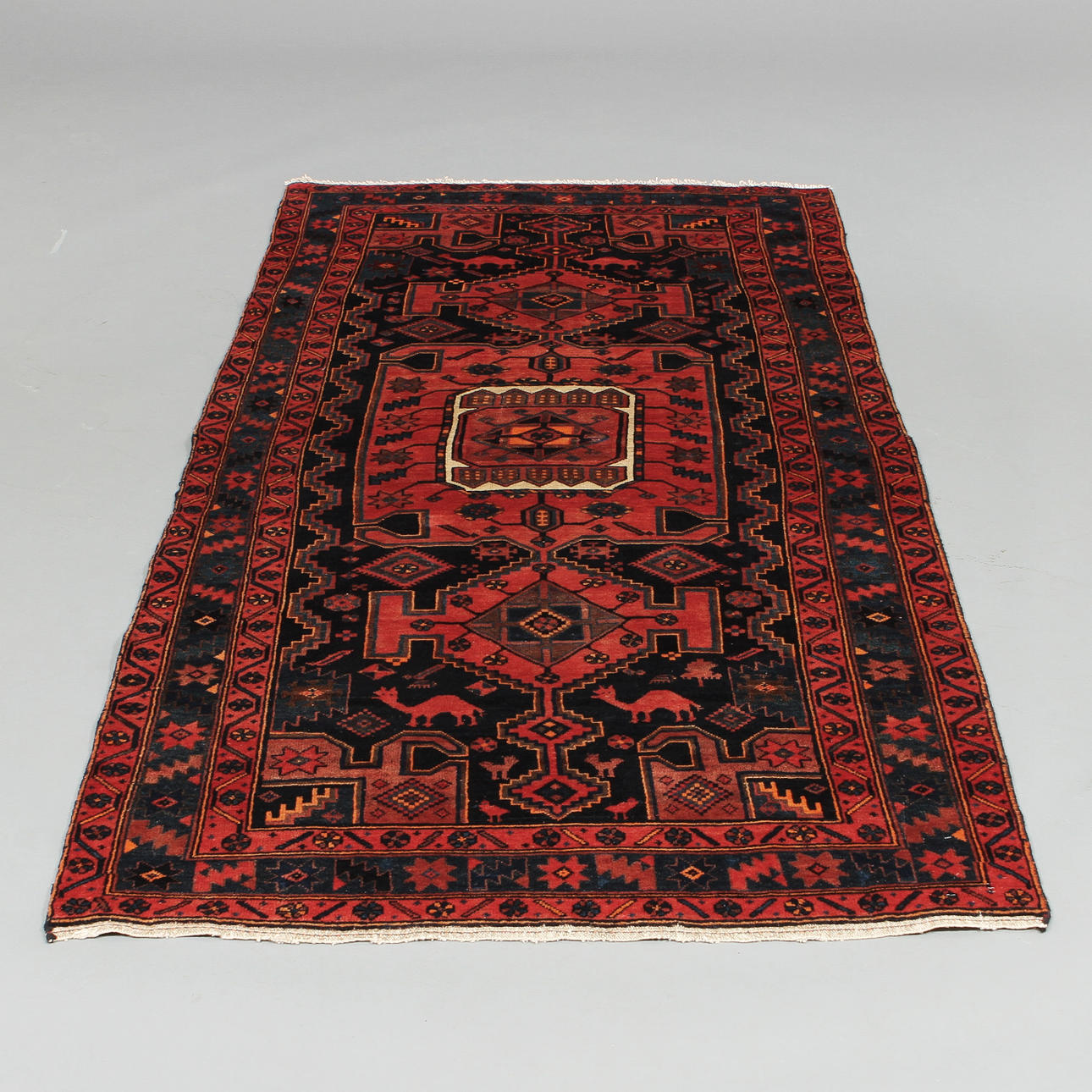 ORIENTALISK MATTA, Persien, semi-antik Garus, 270 x 124 cm.