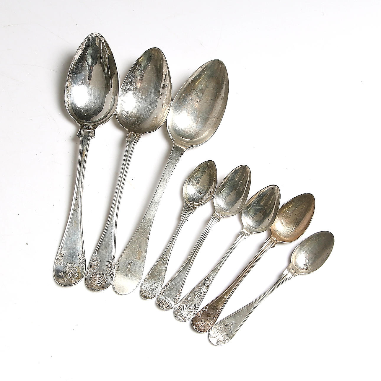 SKEDAR, 8 st, mestadels 1800-talets första hälft. 158 gram.