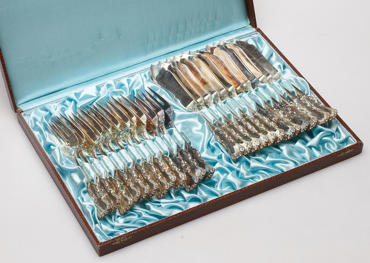 FISKBESTICK, 24 delar, siver, "Prins Albert", CG Hallberg, Stockholm 1954-55, vikt ca. 1491,7 gram.